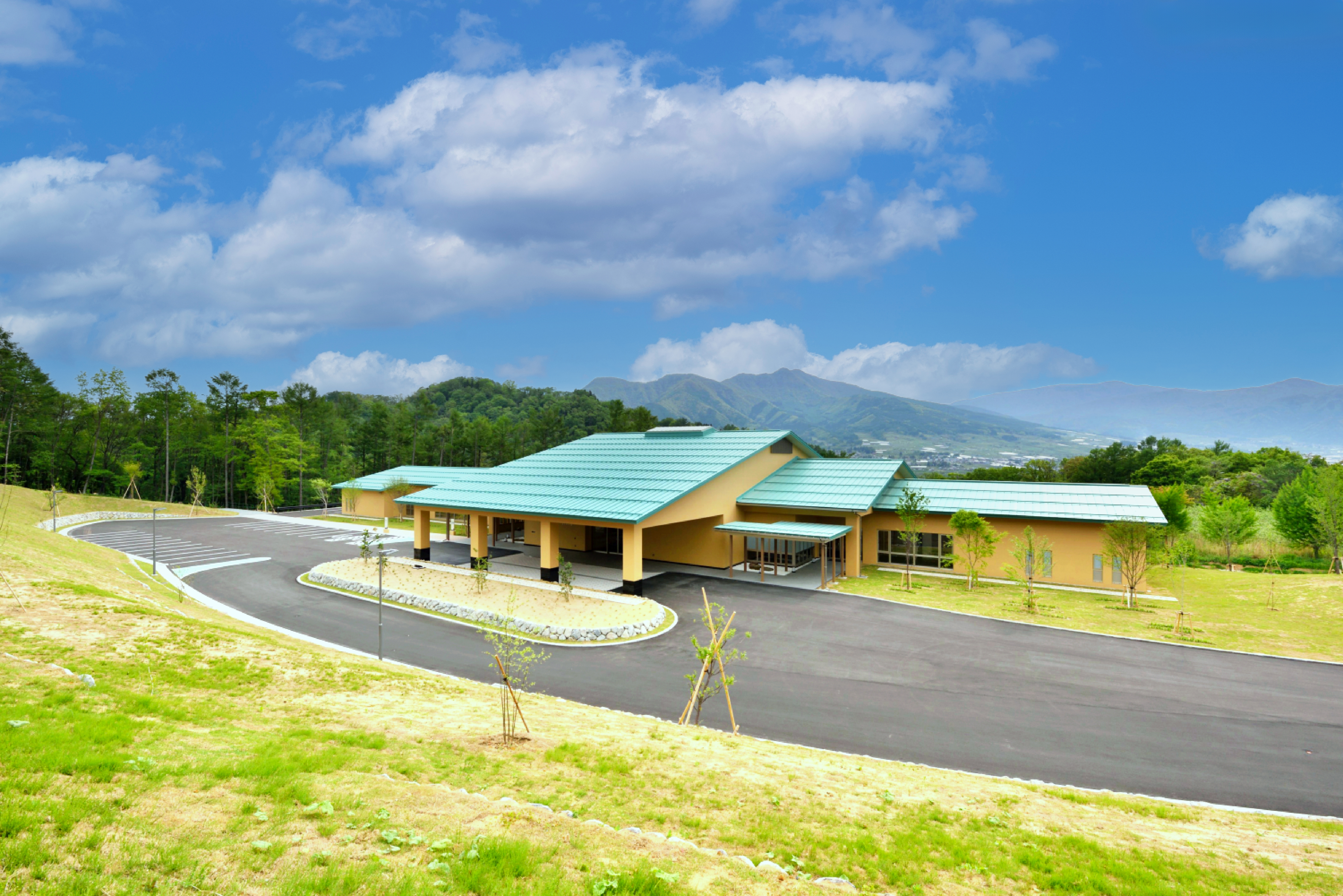北信斎場 「たびだちの森」