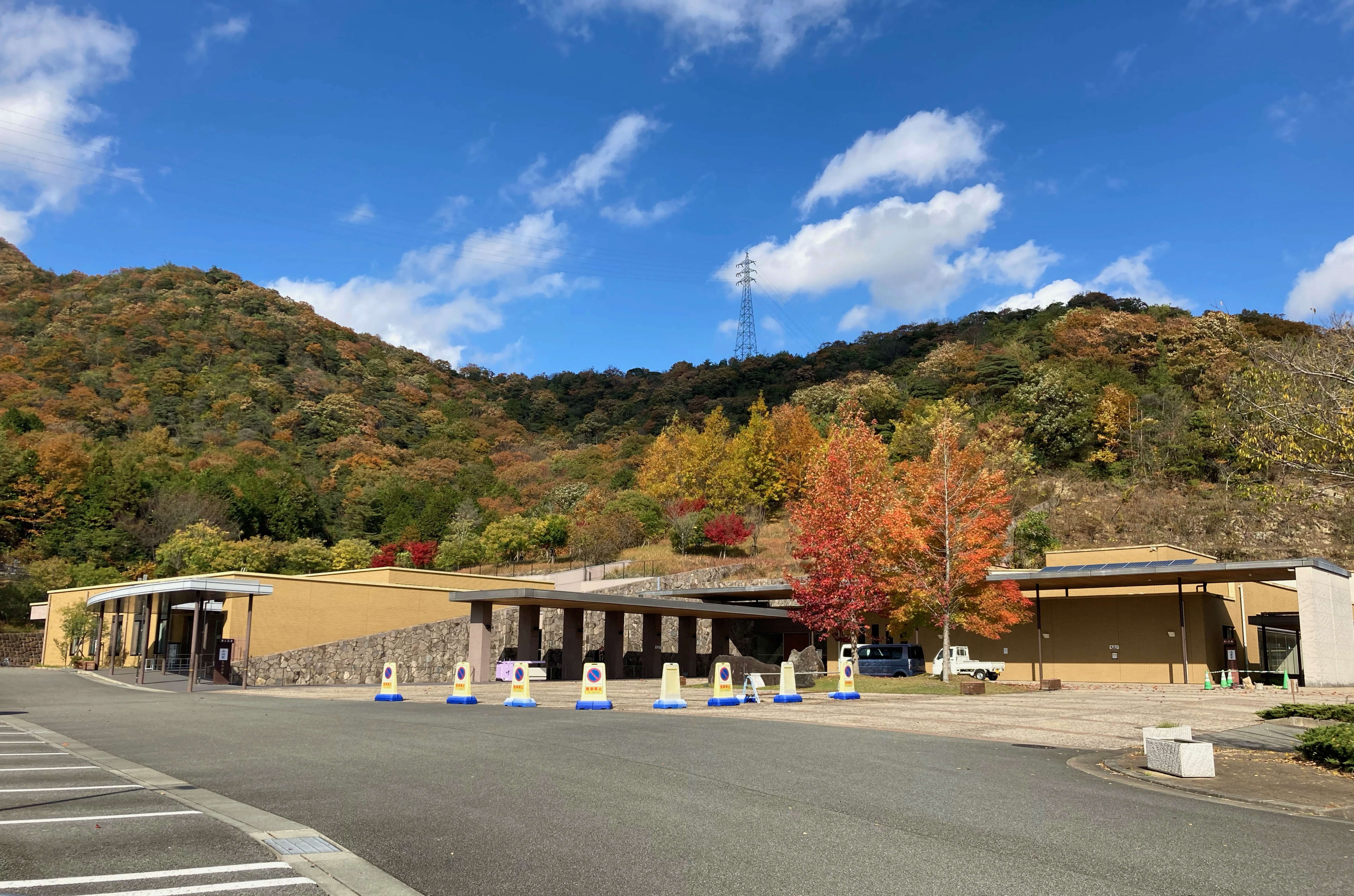 西脇多可広域斎場 「やすらぎ苑」