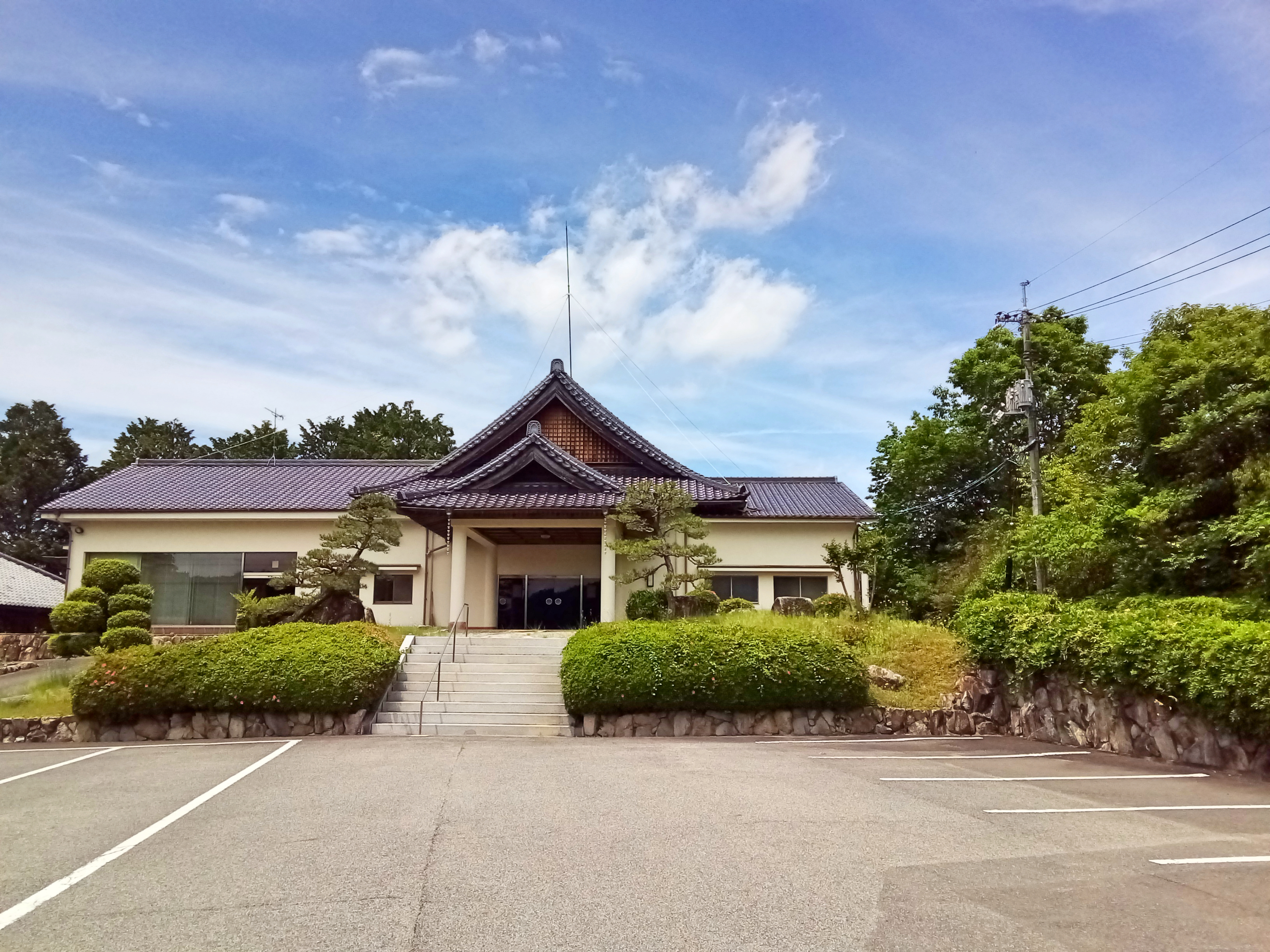 勝央町営長尾山斎場